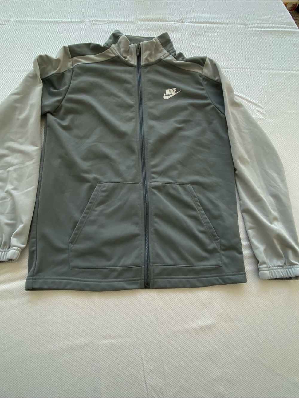Nike Two-Tone Gray Full-Zip Athletic Jacket